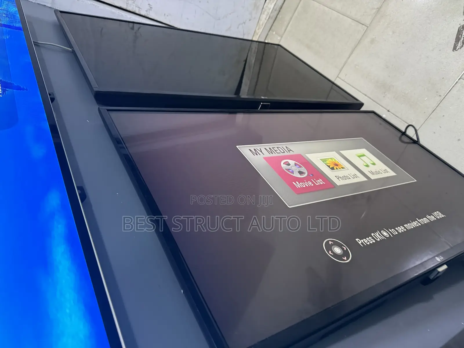 Slighlty Used 43 Inches Lg Smart Tv