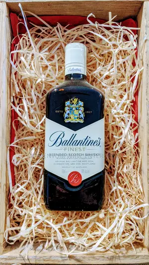 Ballantine’S Finest Blended Scotch Whisky (750ml)