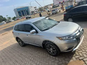 Mitsubishi Outlander 2.0 PHEV AWD 2017 Silver