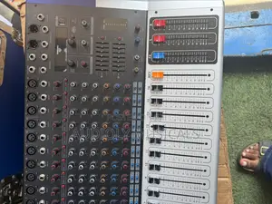 Powered Mixer 16-Channel Yamaha Kv