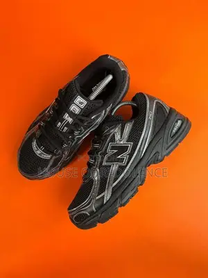 New Balance 740 Sneakers
