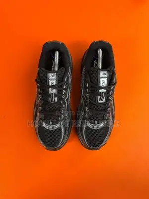New Balance 740 Sneakers