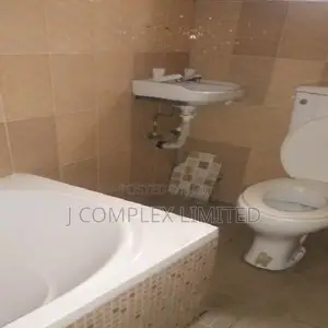 3bdrm Apartment in Lincoln School Area for sale