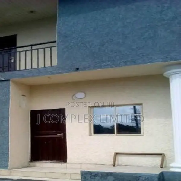 3bdrm Apartment in Lincoln School Area for sale
