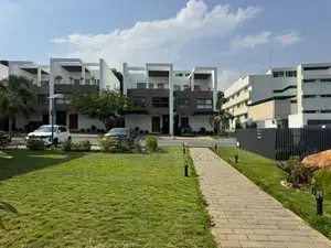 4bdrm Townhouse / Terrace in Cantonments, Acquinas for rent
