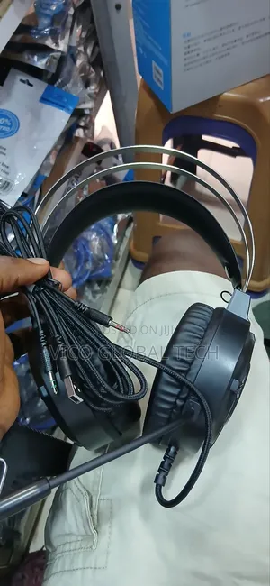 Gaming Headset With Usb/Aux Pin