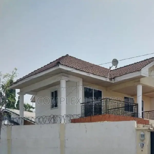 4bdrm Townhouse/Terrace in Lincoln School Area for sale