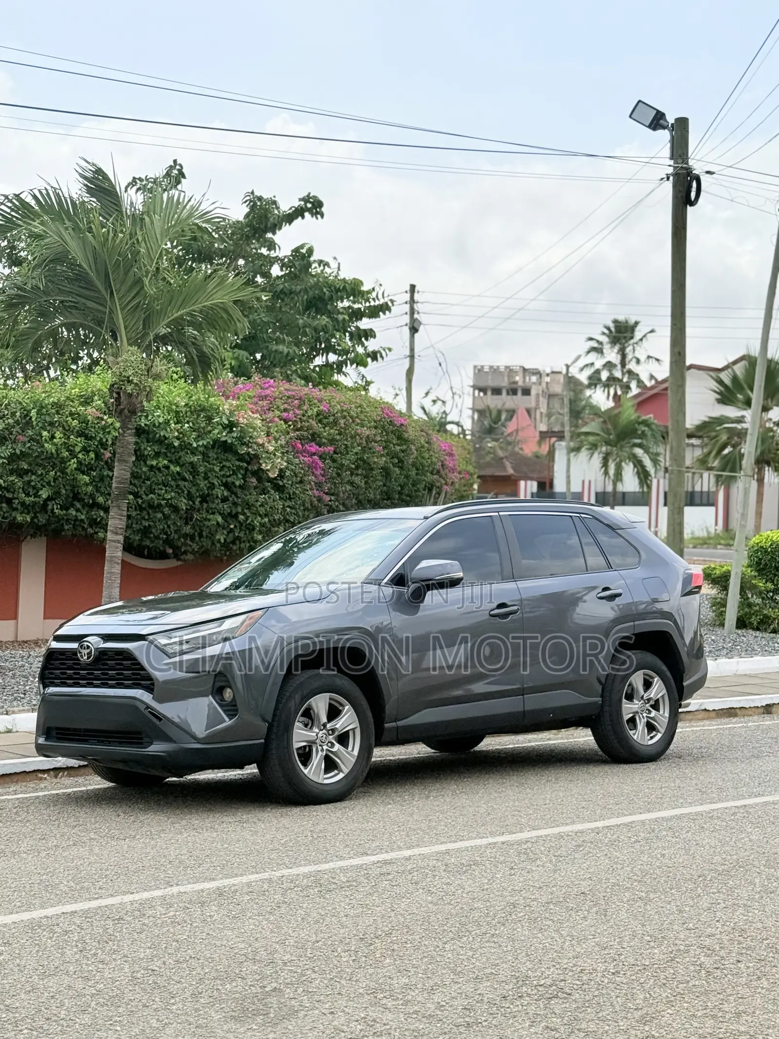 Toyota RAV4 2023 Silver