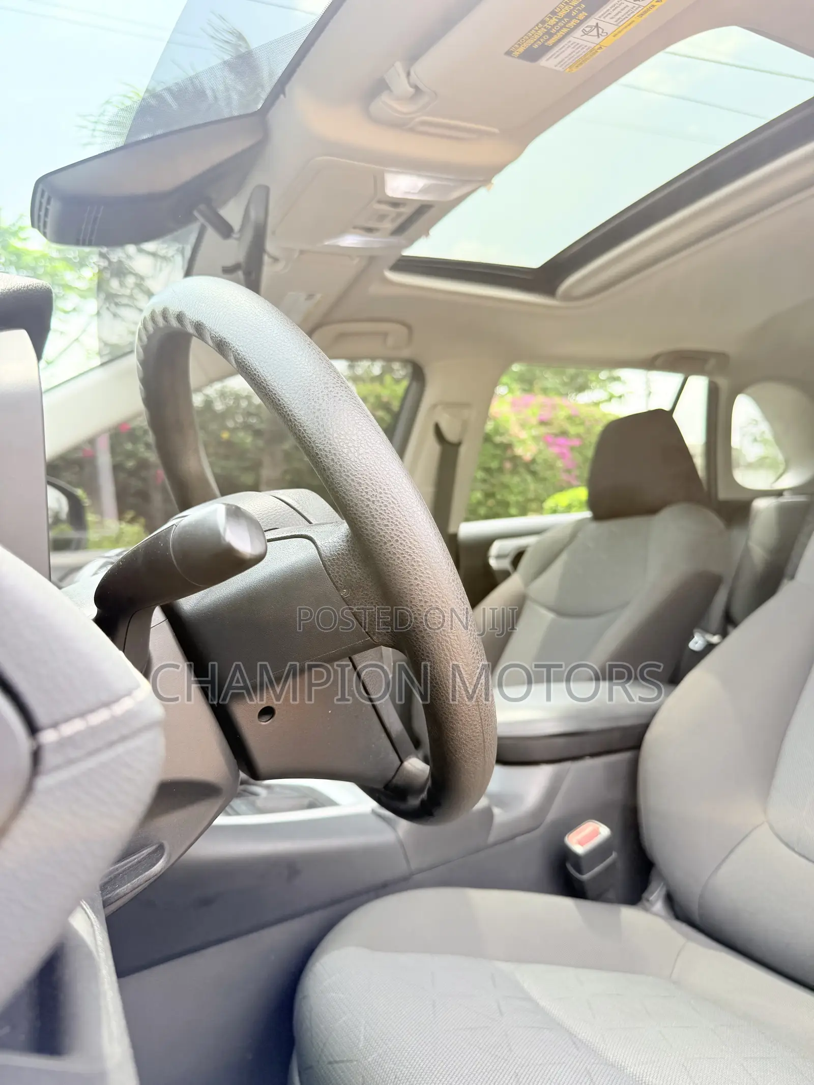 Toyota RAV4 2023 Silver