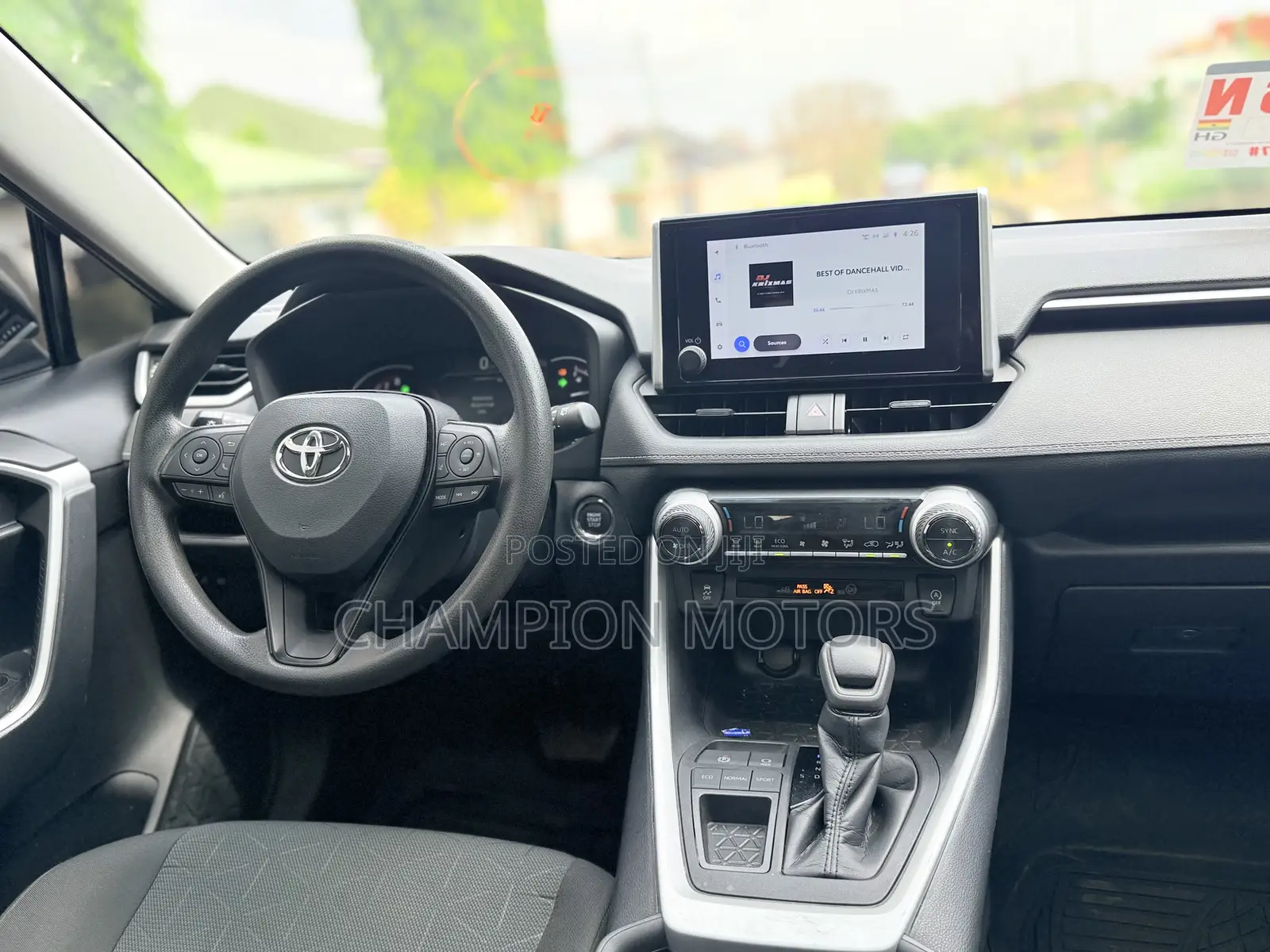 Toyota RAV4 2023 Silver