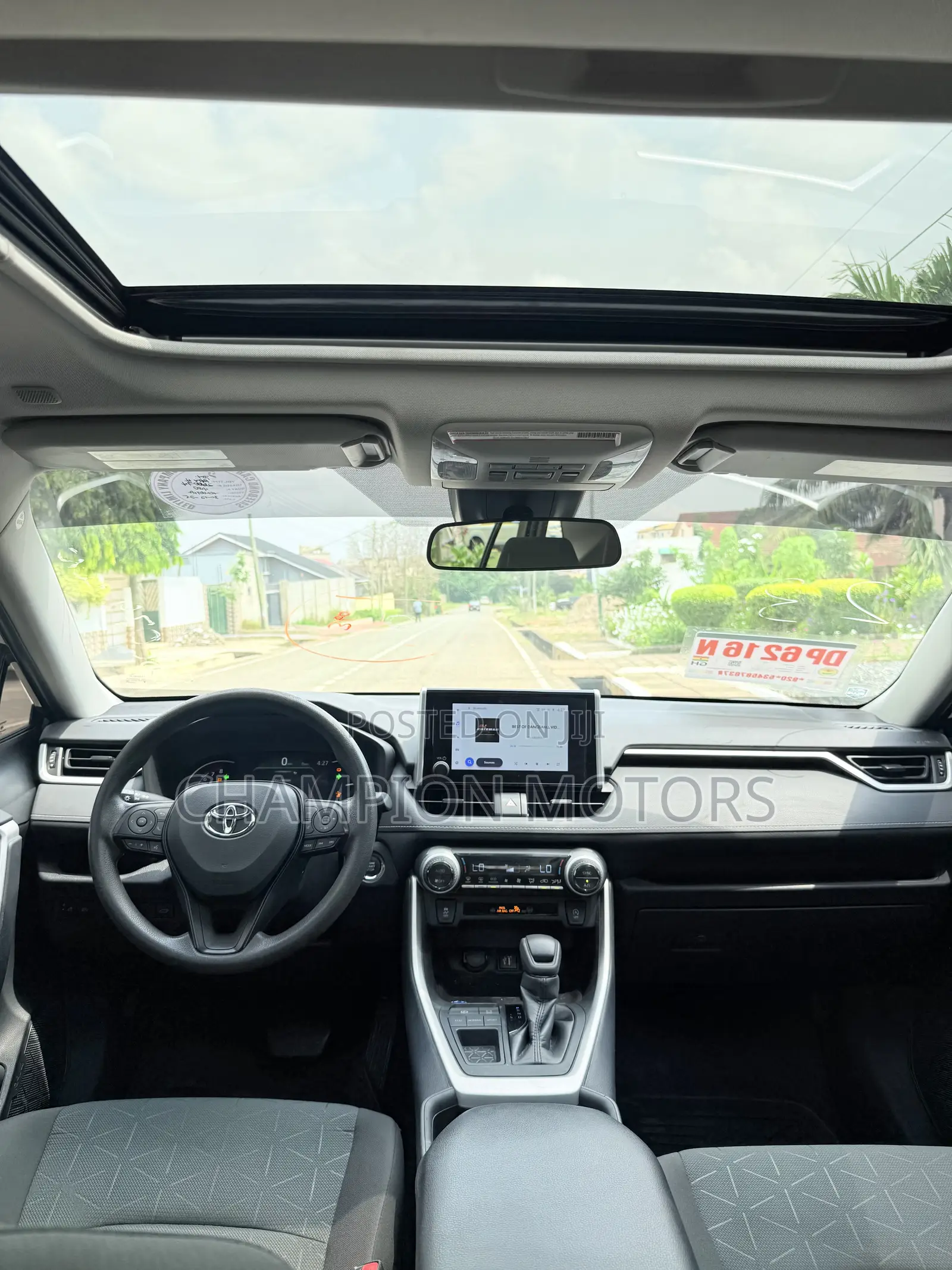 Toyota RAV4 2023 Silver