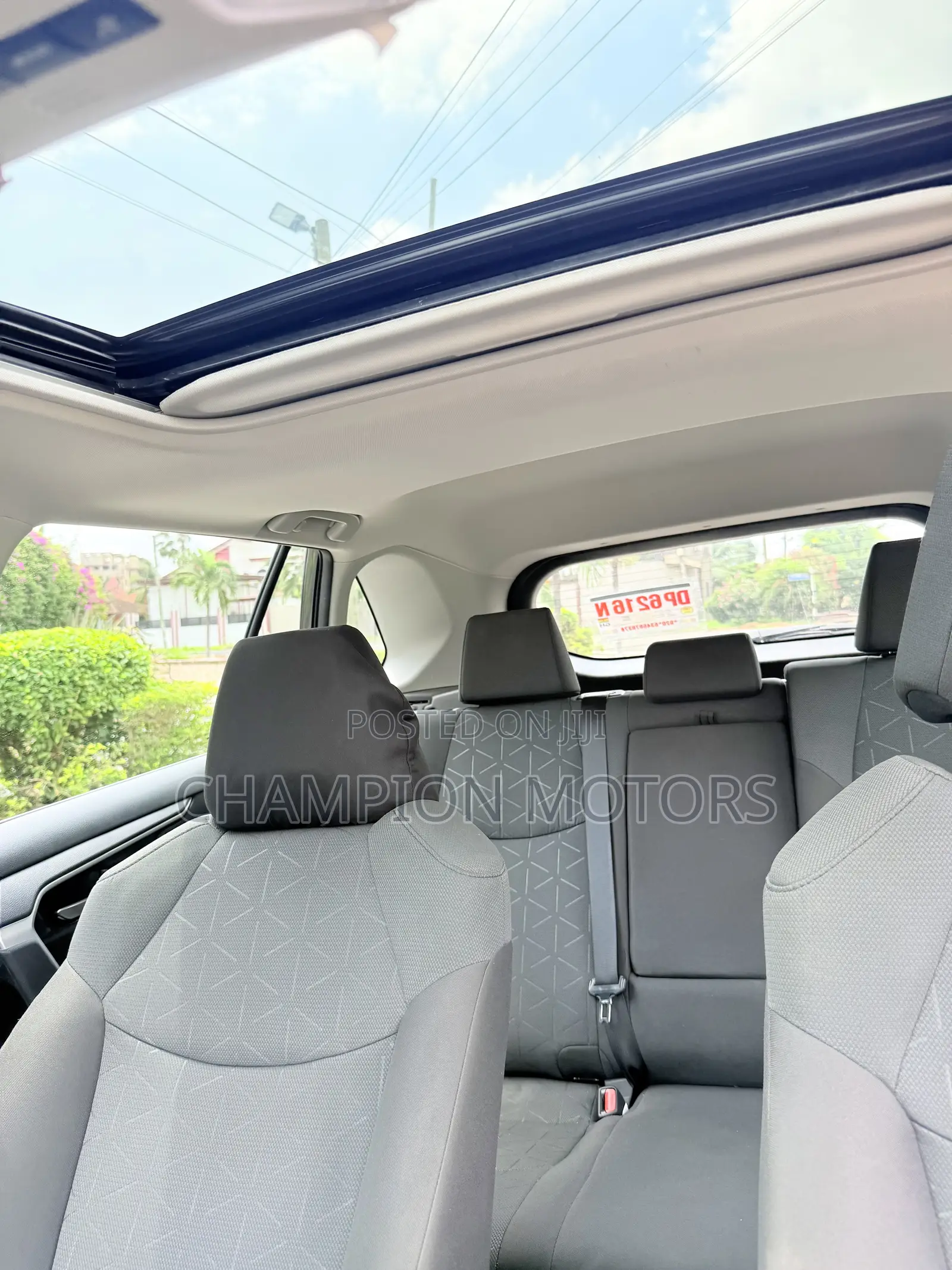 Toyota RAV4 2023 Silver