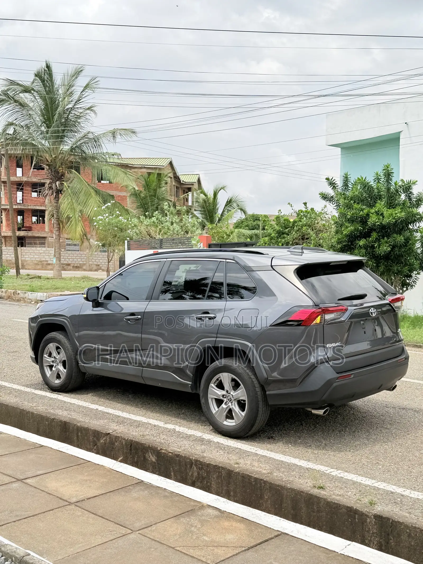 Toyota RAV4 2023 Silver