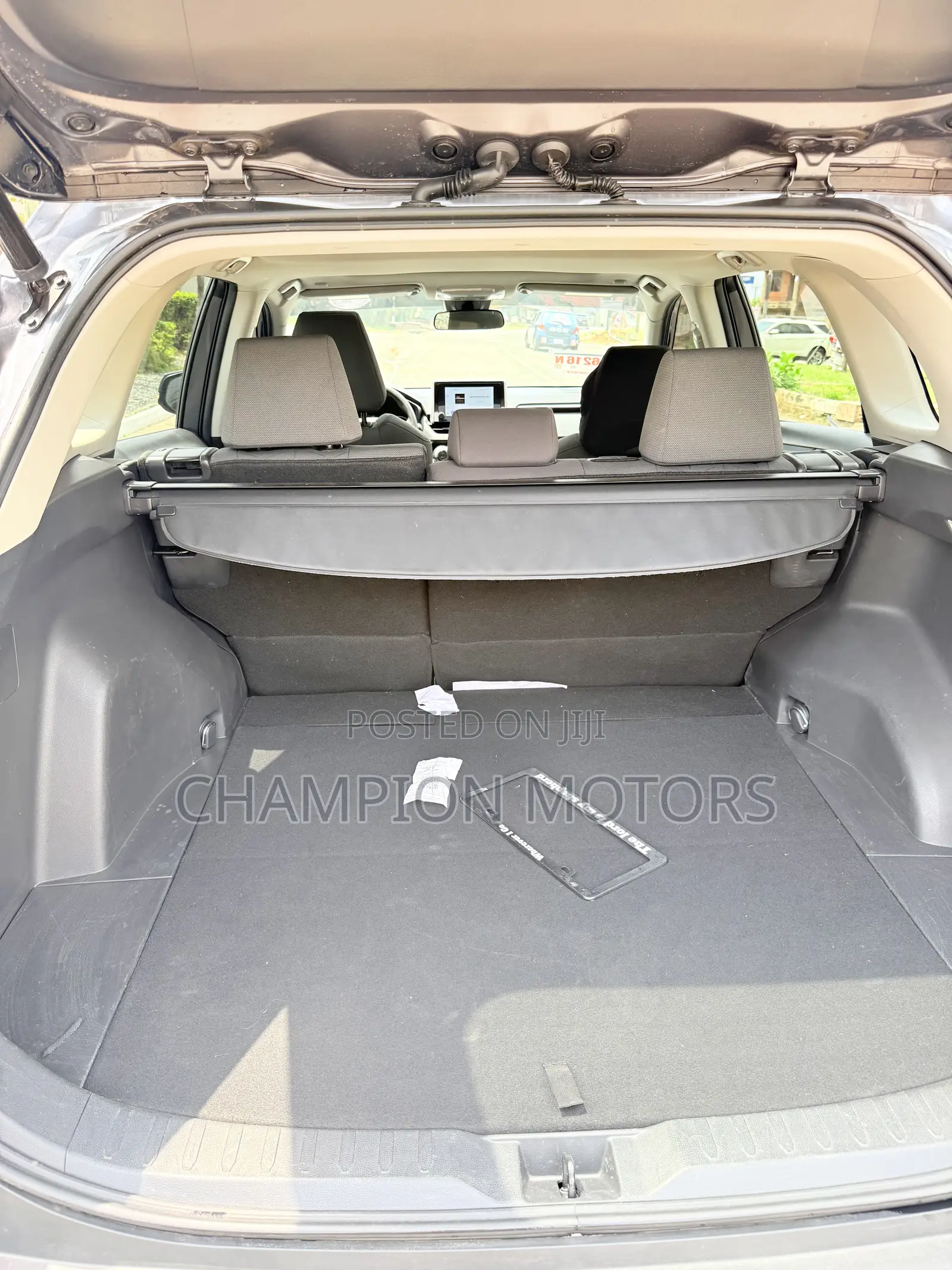 Toyota RAV4 2023 Silver