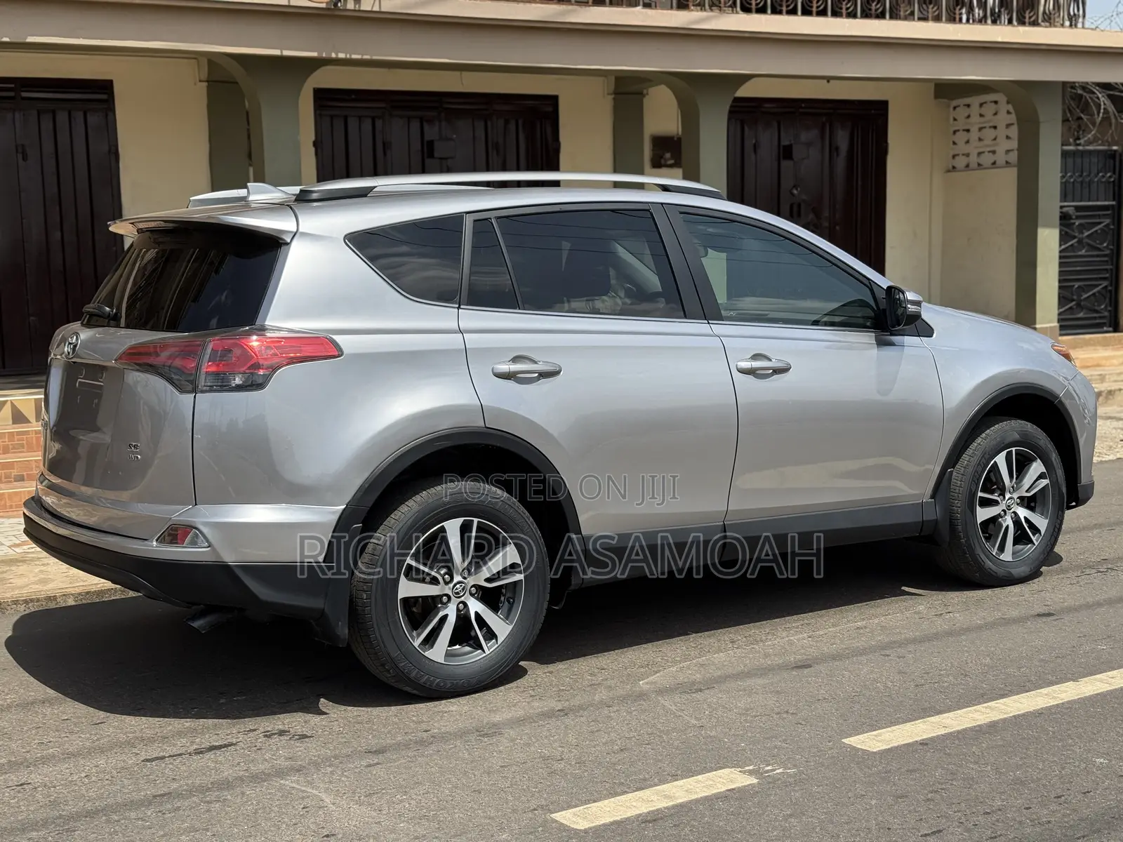 Toyota RAV4 SE 4dr SUV (2.5L 4cyl 6A) 2018 Silver