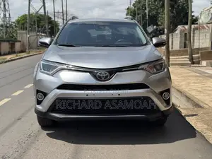 Toyota RAV4 SE 4dr SUV (2.5L 4cyl 6A) 2018 Silver