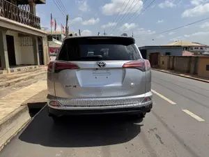 Toyota RAV4 SE 4dr SUV (2.5L 4cyl 6A) 2018 Silver