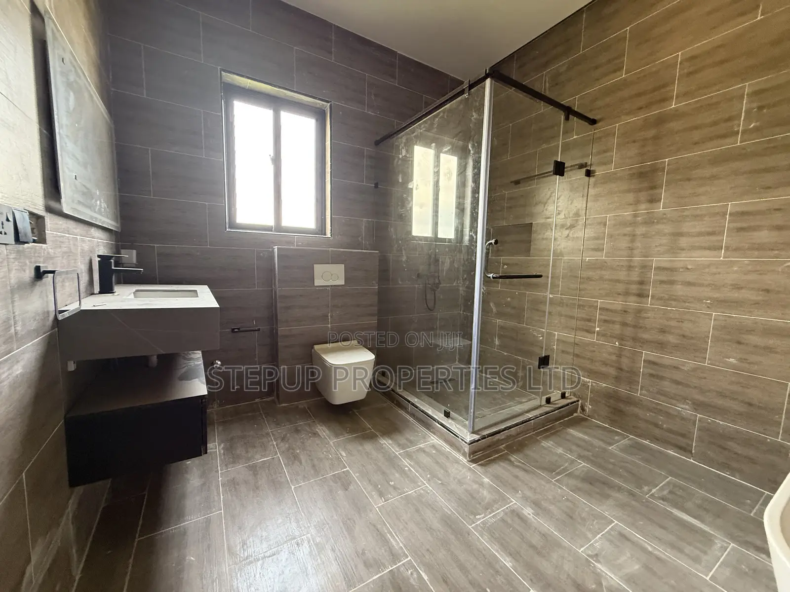 4bdrm House in Focus Hospital Area, Adenta for sale