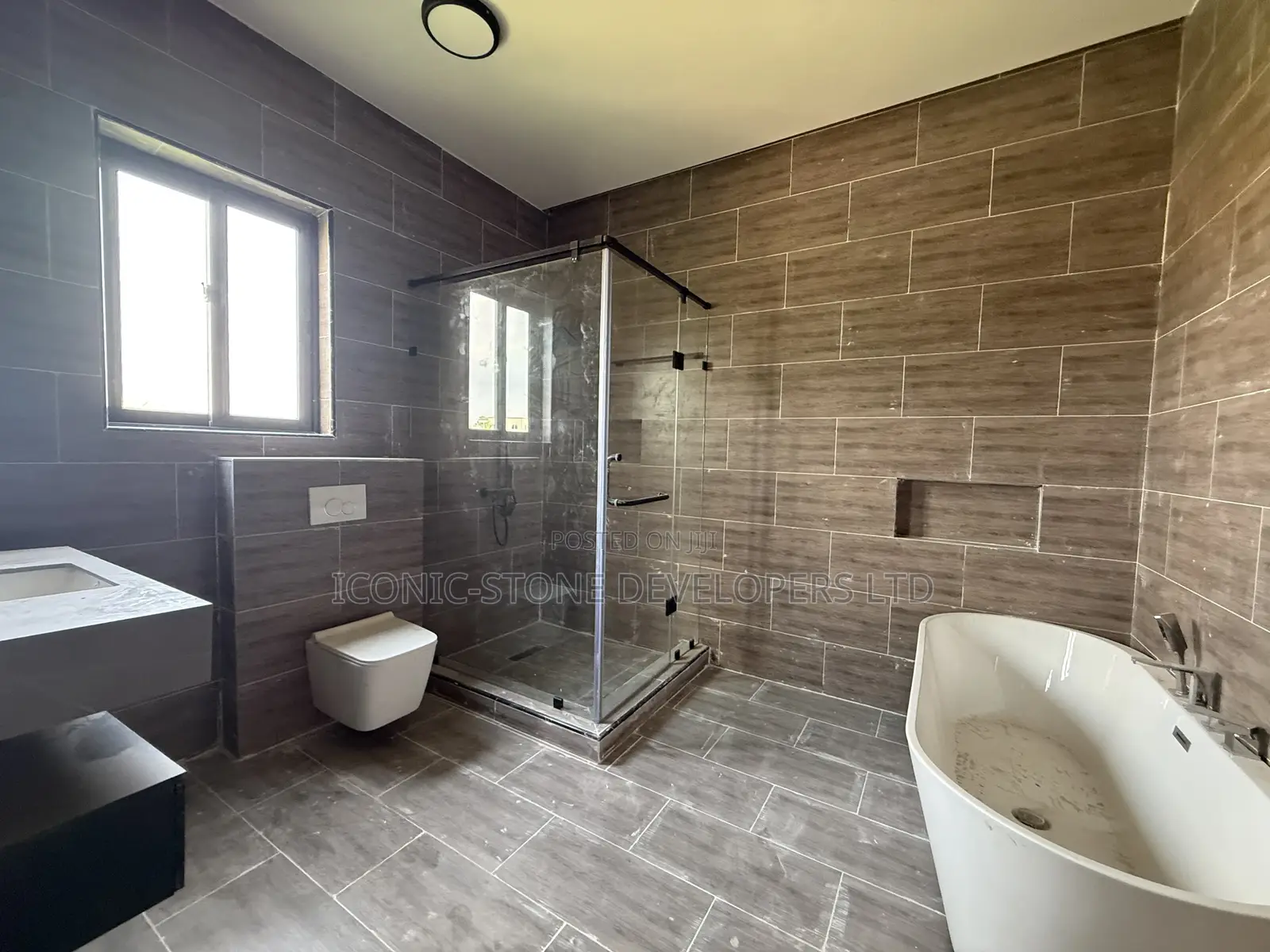4bdrm House in Focus Hospital Area, Adenta for sale