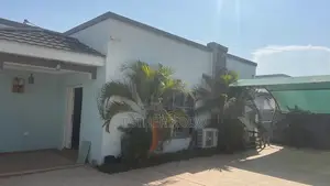 3bdrm House in Lake Side Estate for rent