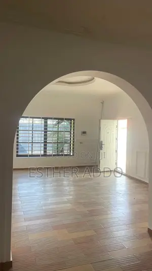 3bdrm House in Lake Side Estate for rent