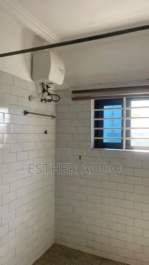 3bdrm House in Lake Side Estate for rent