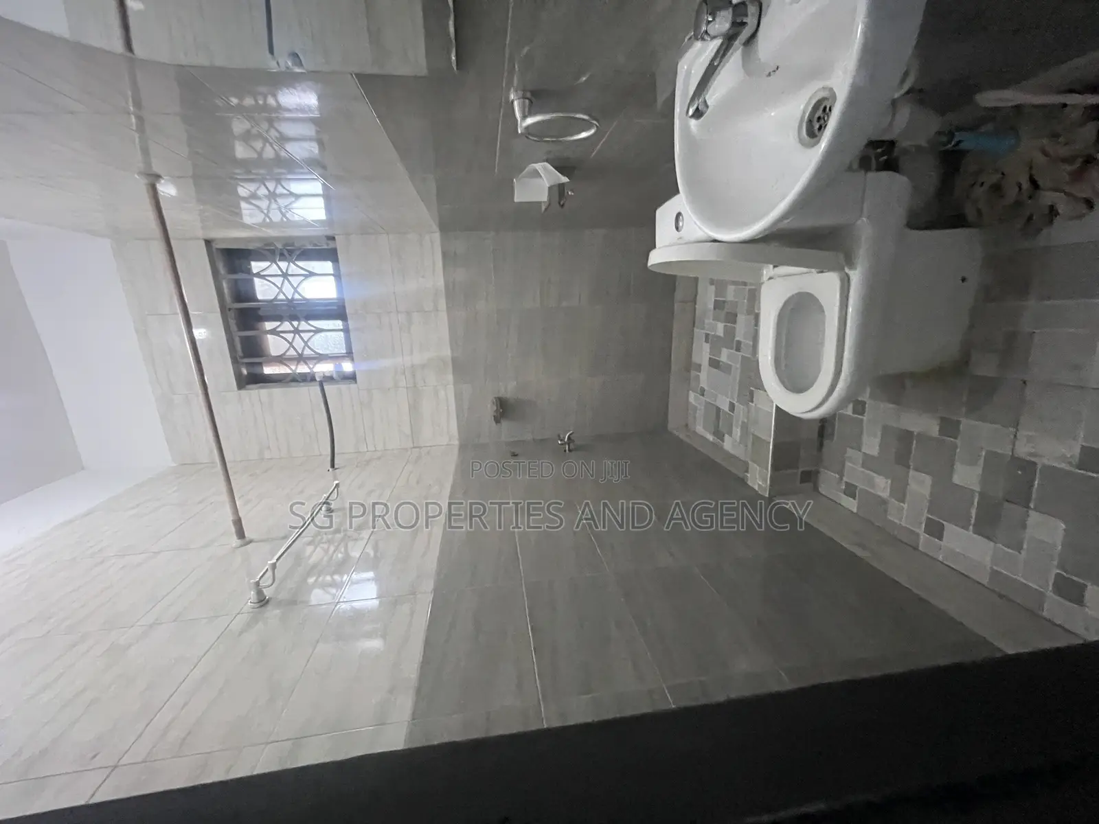 1bdrm Apartment in Adjei Kojo, Sakumono for rent
