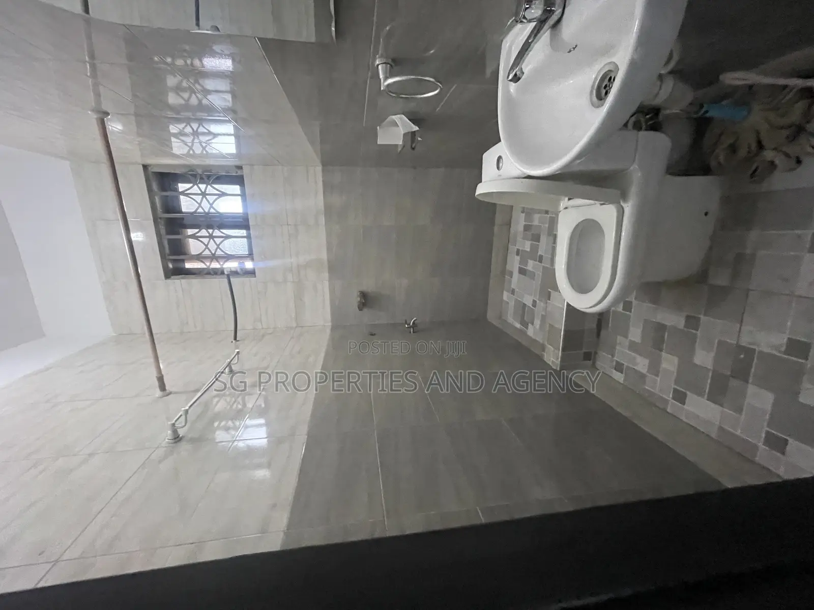 1bdrm Apartment in Adjei Kojo, Sakumono for rent