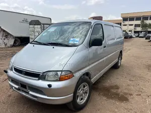 Toyota HiAce 2005 Silver