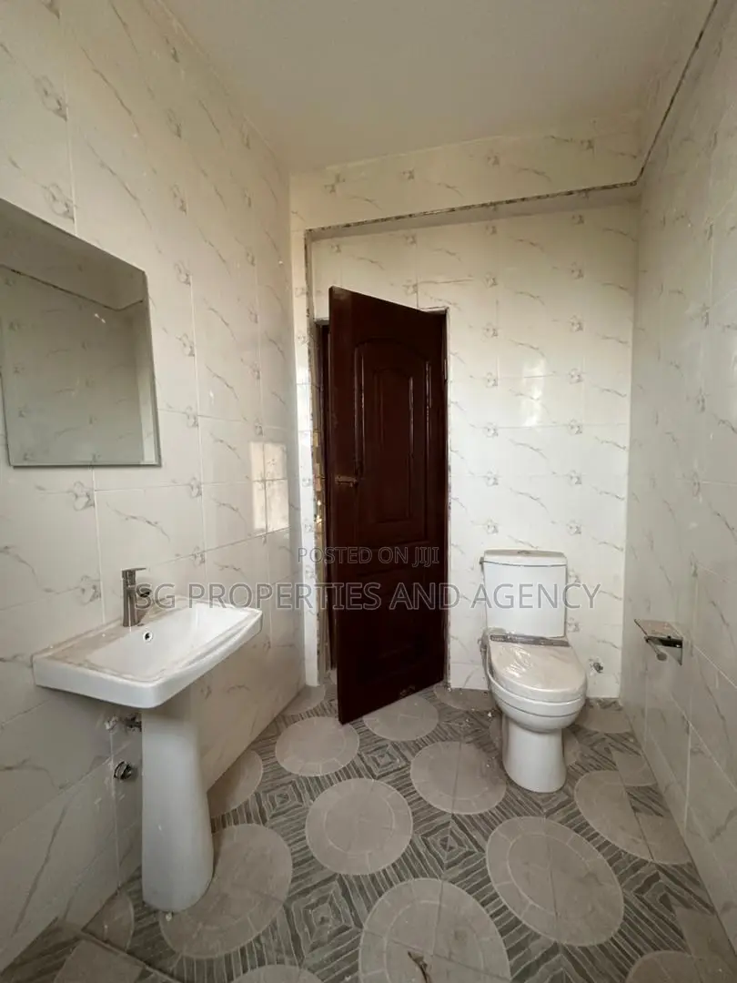 1bdrm Apartment in Adjei Kojo, Community 25 for rent