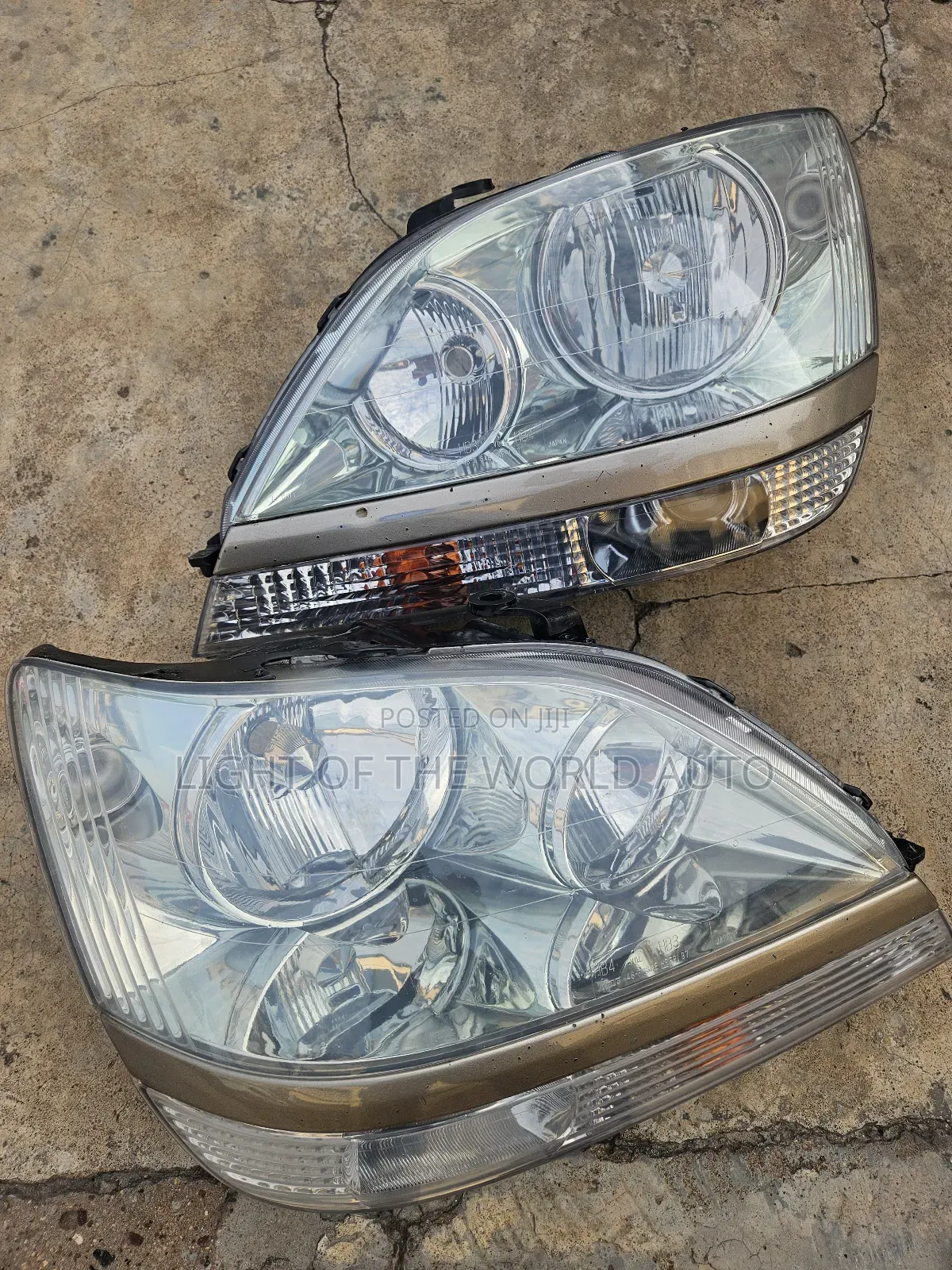 Lexus Rx300 Headlight Set