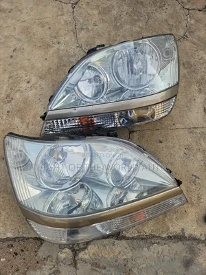 Lexus Rx300 Headlight Set