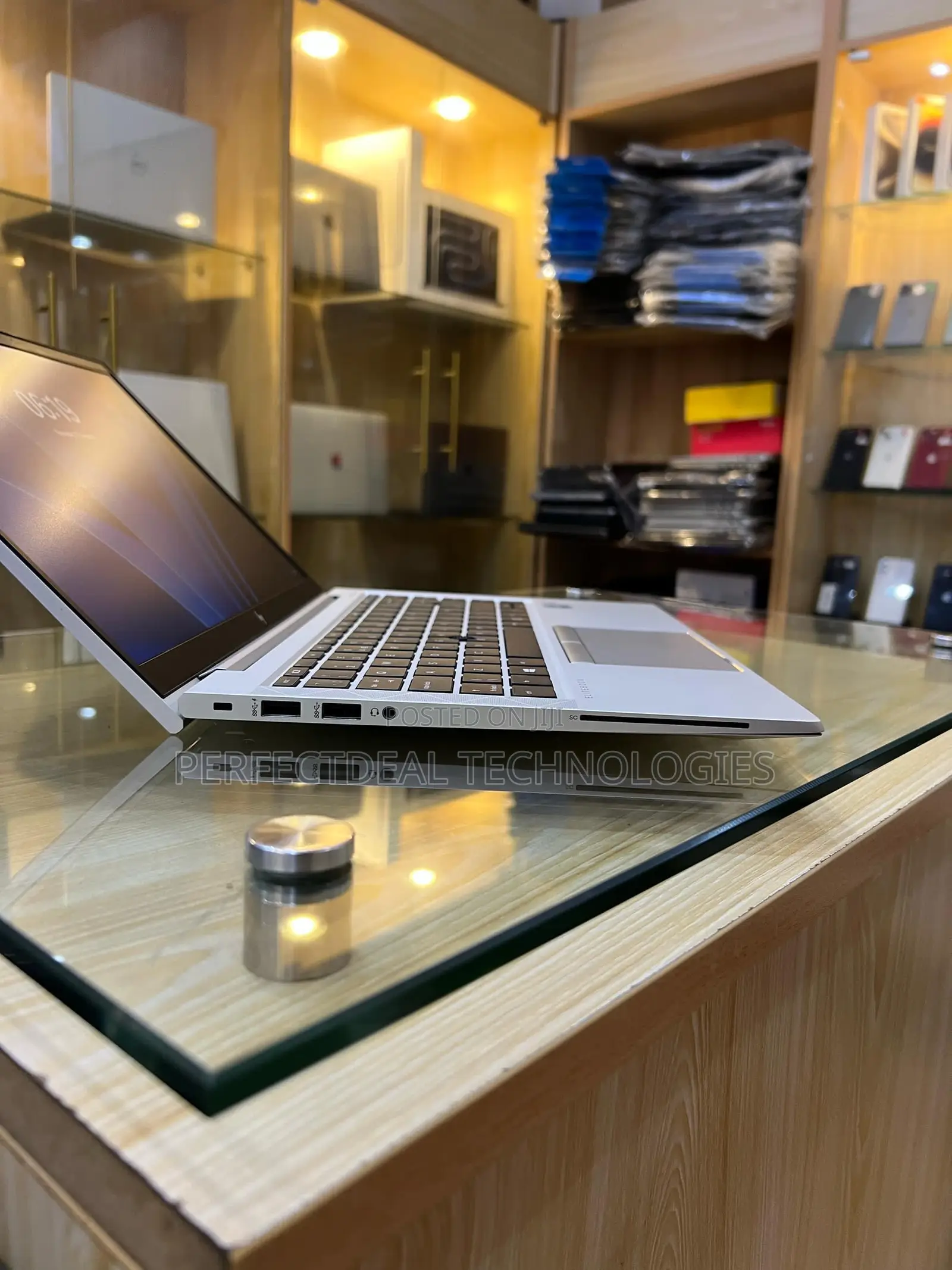 New Laptop HP EliteBook 840 G7 8GB Intel Core i5 SSD 256GB