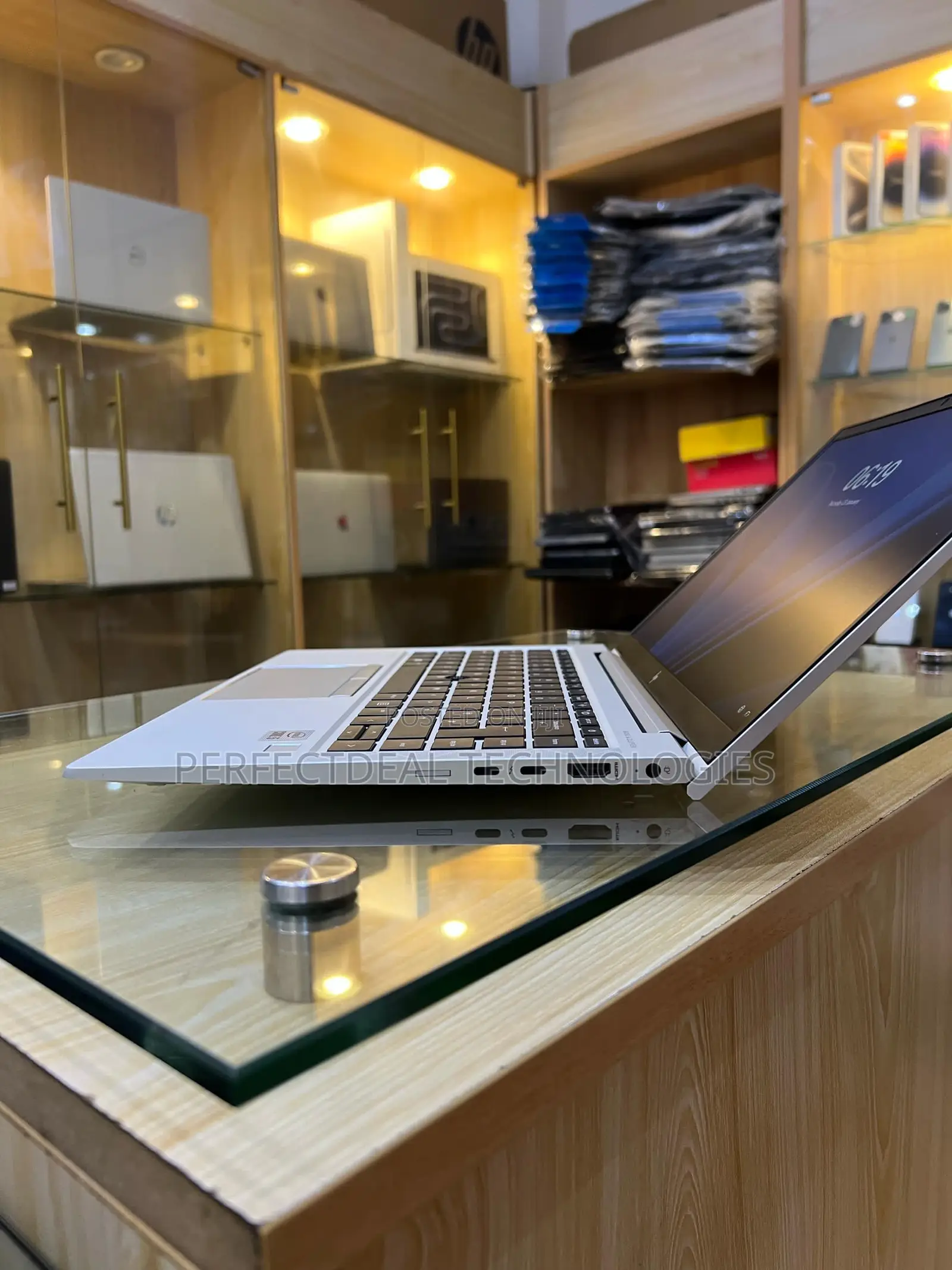 New Laptop HP EliteBook 840 G7 8GB Intel Core i5 SSD 256GB