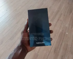 New Samsung Galaxy S23 128 GB Green