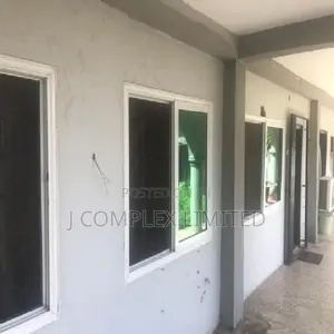 1bdrm Apartment in Coffee Shop Area for rent