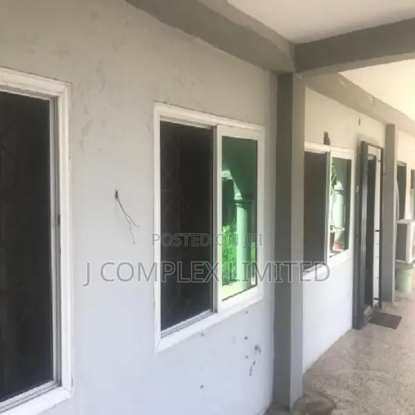 1bdrm Apartment in Coffee Shop Area for rent