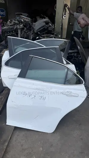 Toyota Camry 2018,2019,2020,2021,2022 Doors Available