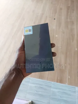 New Samsung Galaxy S22 5G 128 GB Black