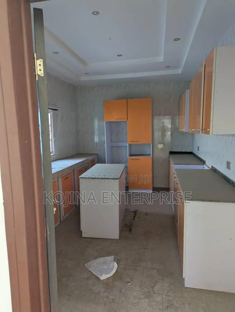 4bdrm House in Kronum Angel Adonko, Kumasi Metropolitan for sale