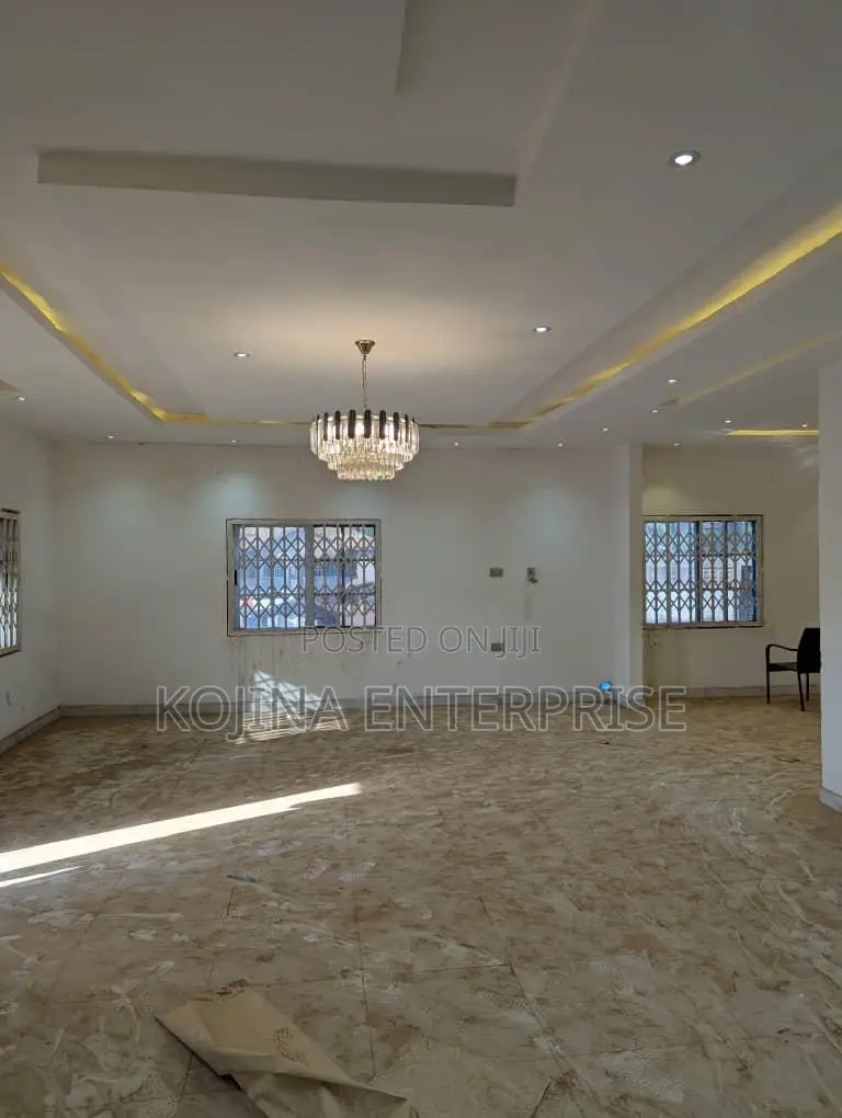 4bdrm House in Kronum Angel Adonko, Kumasi Metropolitan for sale