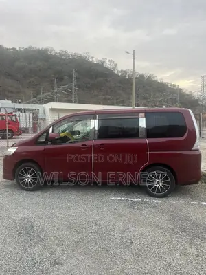 Nissan Serena 2010