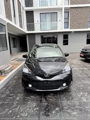 Toyota Vitz 1.5 FWD 3dr 2015 Black