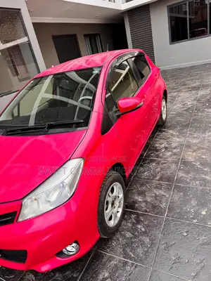 Toyota Vitz 1.5 FWD 3dr 2013 Pink