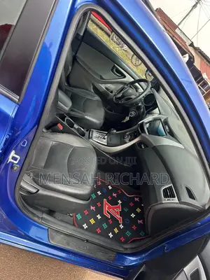 Hyundai Elantra Limited Sedan FWD (1.8L 4cyl 6A) 2013 Blue