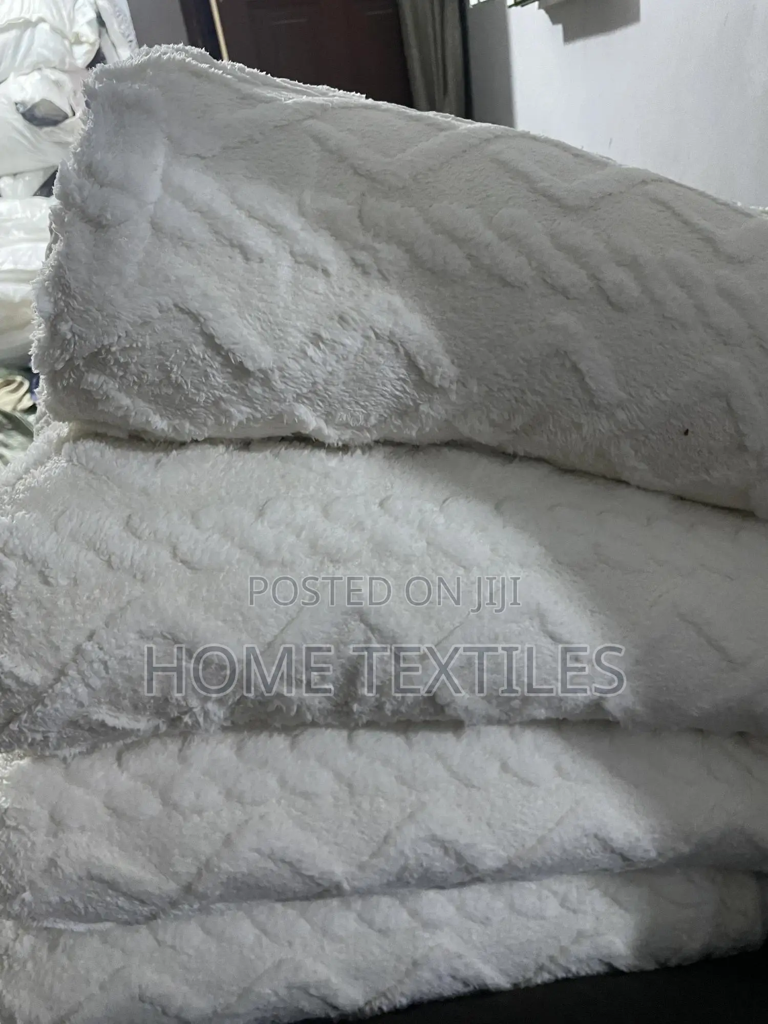 Zigzag Designed Blankets With 2 Pillowcases