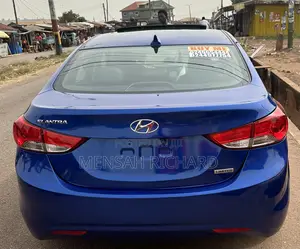 Hyundai Elantra Limited Sedan FWD (1.8L 4cyl 6A) 2013 Blue