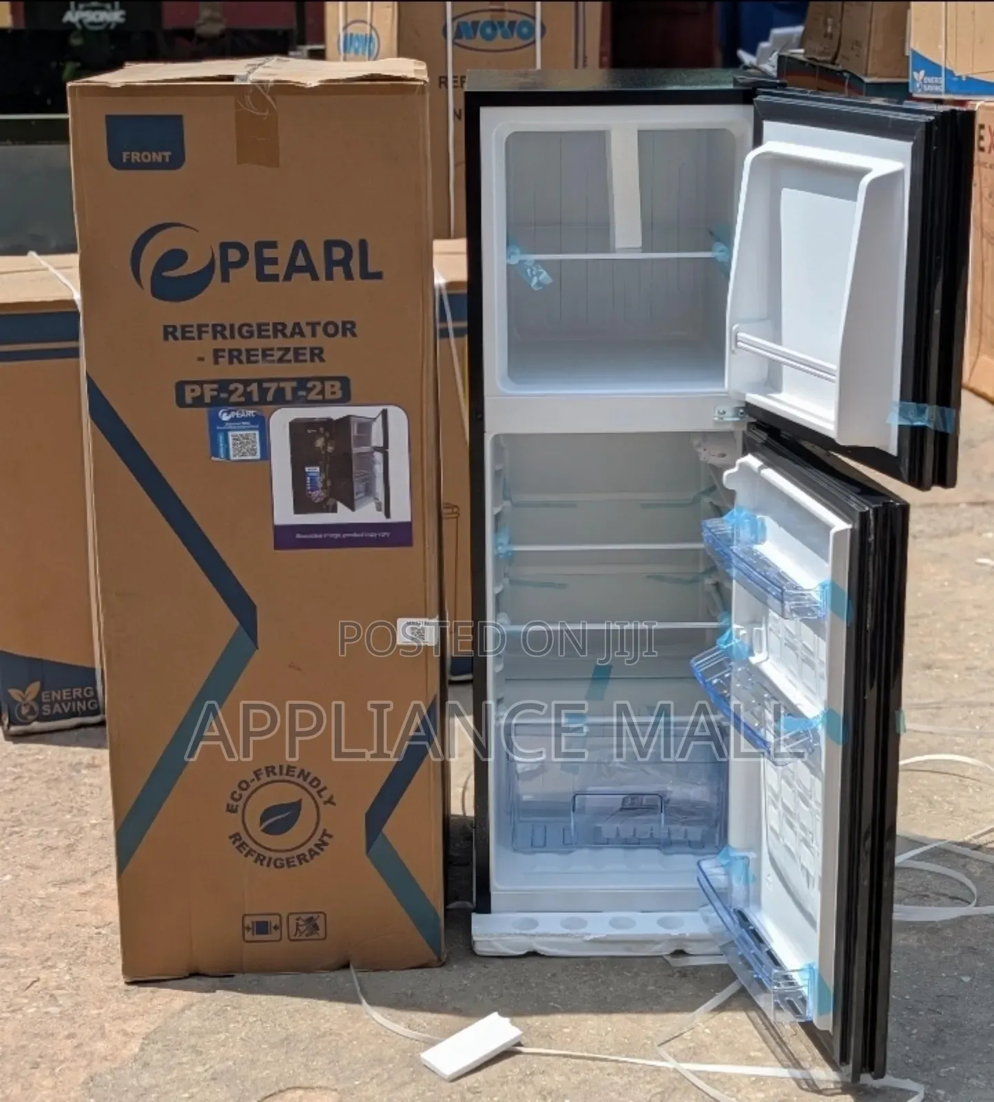 Pearl Fridge Black Mirror 138l