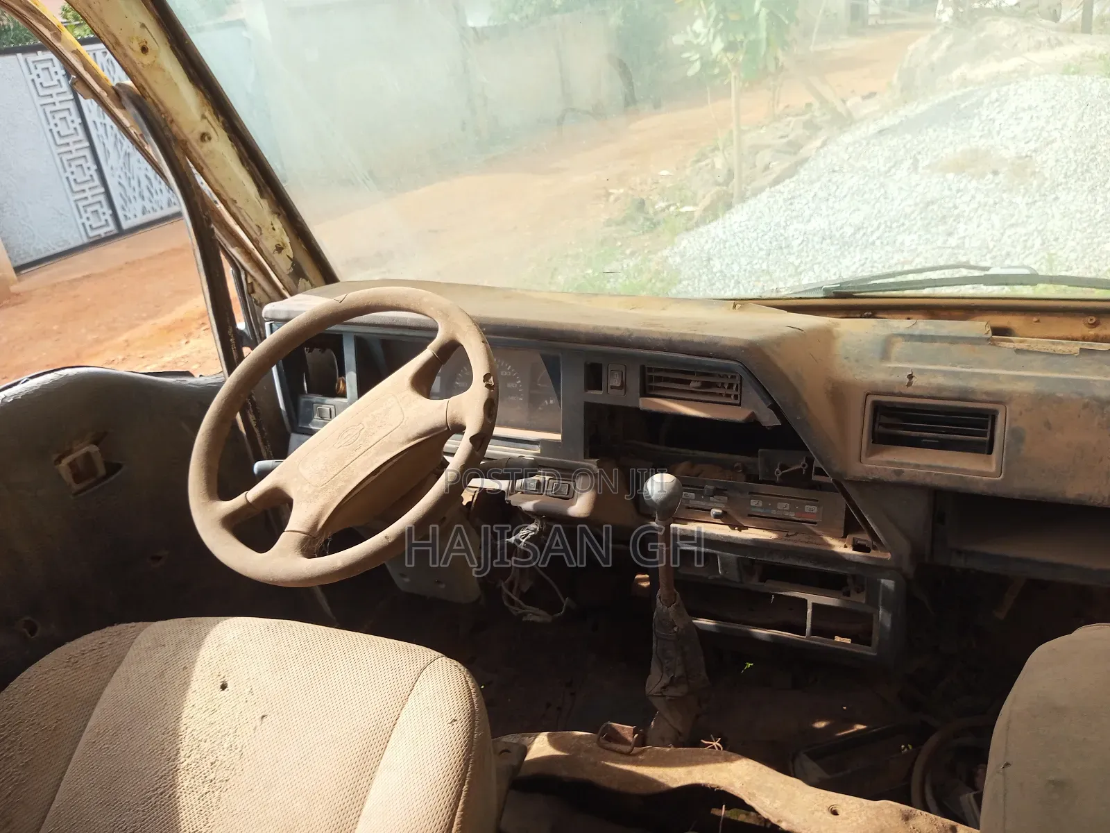 Nissan Caravan (Urvan) 2012 White