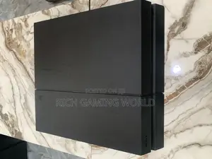 Playstation 4 Jailbreak With 10 Latest Games Two Controllers